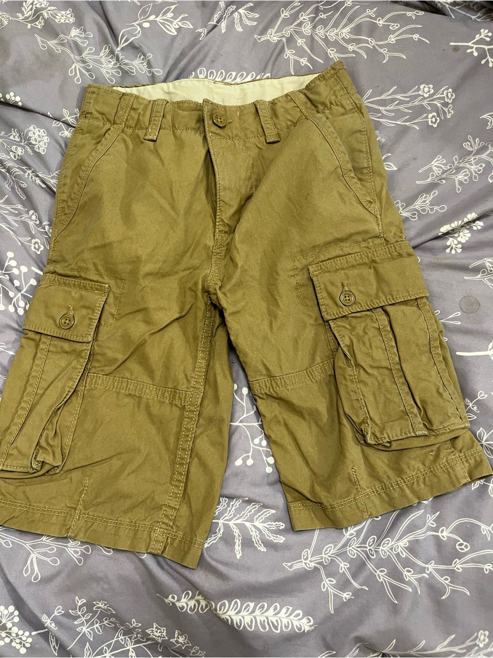 GAP Men's Olive Green Cargo Shorts with Flap Pockets